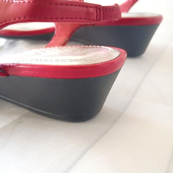 Impo Rogan Red Wedge Thong Sandals Women’s Size 6 Low Heel NEW - Picture 4 of 8
